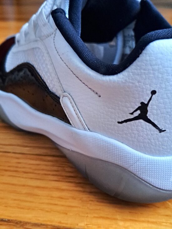 Air Jordan 11 CMFT Low Size 6.5Y Big Kids' Leather Shoes Sneakers DV2208-100 EUC - Picture 7 of 13